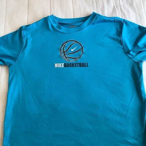 Nike boys athletic T-shirt size XL - Picture 1 of 2